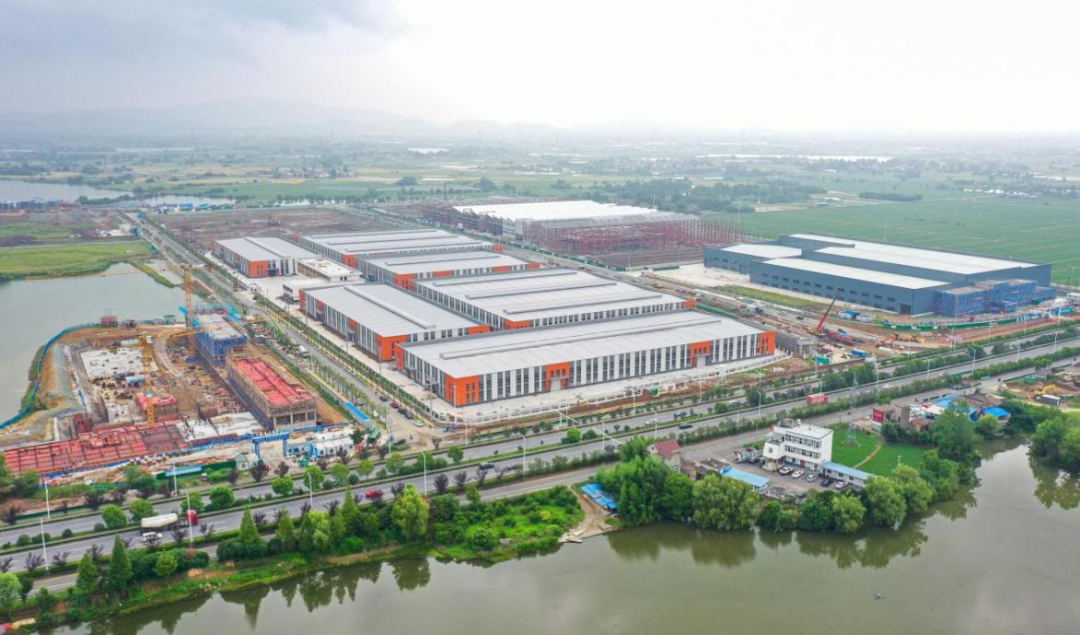 安徽南陵,建设中的龙潭汽车零部件产业园。人民网记者 张俊摄