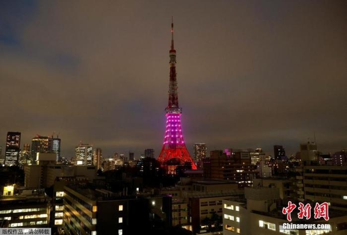 当地时间3月22日，在日本政府对首都及周边地区发出电力供应紧张警报后，东京塔仅点亮下半部。