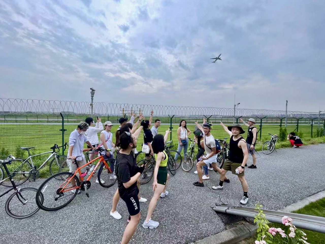 Ride with Luneurs 2022年7月 “看飞机”活动图 Luneurs 图